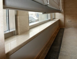 Parapet z marmuru Crema Marfil / Merkam