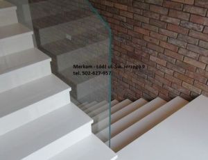 Schody z  konglomeratu kwarcowego Crystal Absolute White marki Technistone / biale schody   / Merkam 