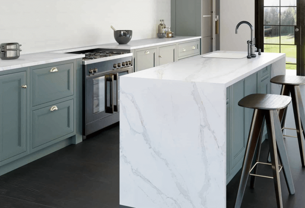 Blat kuchenny z konglomeratu Silestone Eternal Calacatta Gold