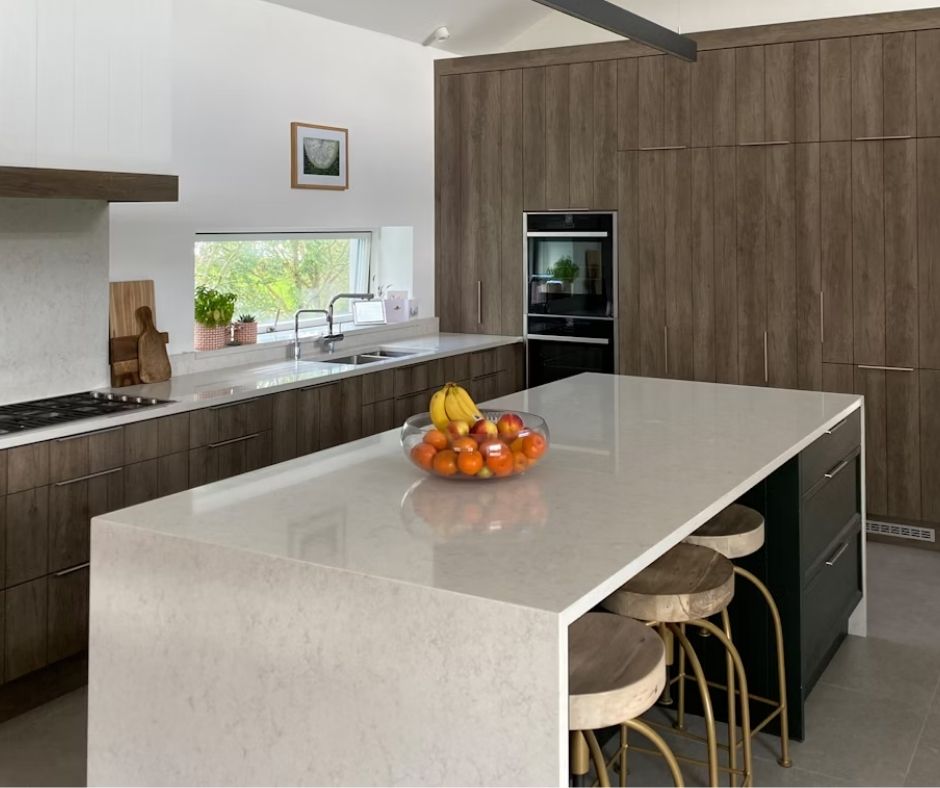 Wyprzedaż blatów kuchennych z konglomeratu Silestone Snowy Ibiza