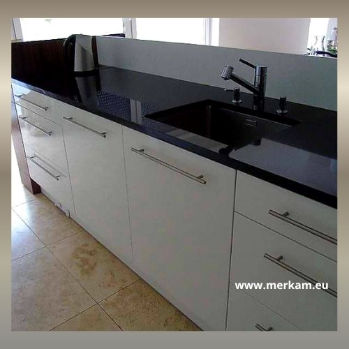 Blat kuchenny z granitu Nero Assoluto